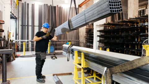 Dvě třetiny Čechů míní, že v Česku pracuje příliš mnoho cizinců, uvádí průzkum