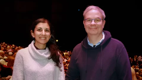 „Fantastické, všechno je konzistentní a mimořádně interpretované,“ říká o představení Shen Yun nadšeně astrofyzička