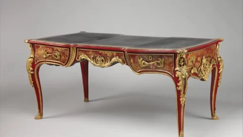 Významný kus francouzského nábytku z 18. století v Americe