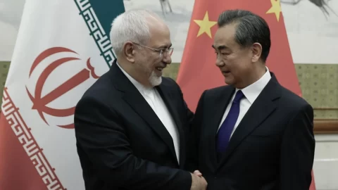 Čína se dopustila „vážného strategického omylu“ ohledně Íránu, tvrdí zdroje