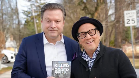 Moderátor pořadu EpochTV Jan Jekielek vydává novou knihu, která odhaluje odebírání orgánů v Číně