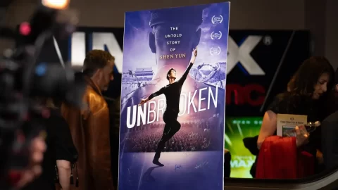 Nový dokument „Unbroken“ ukazuje odolnost Shen Yun tváří v tvář nadnárodní represi