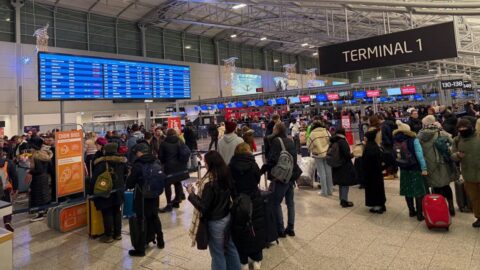 Aerolinie dnes z Prahy zrušily 17 letů do zemí na Blízkém východě