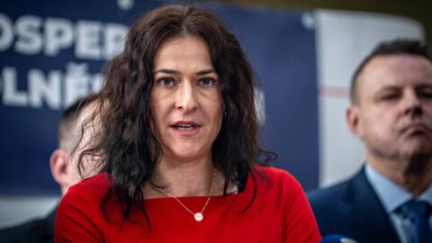 Poslankyně Šichtařová se vzdala mandátu, vadí jí, že zákon o digitální ekonomice prošel prvním čtením. Podle Válkové je rezignace neplatná