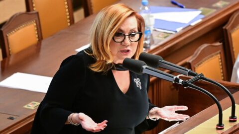 Schillerová před poslanci hájila rozpočet, je podle ní pravdivý a úplný