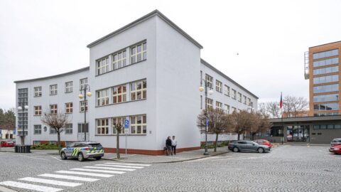 Soud poslal do vazby čtvrtou podezřelou osobu z účasti na útoku v Pardubicích