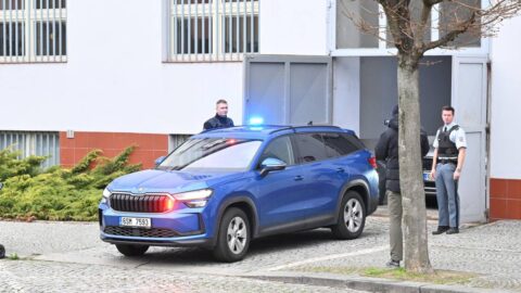 Čtyři z pěti obviněných z útoku v Pardubicích podali stížnost proti vazbě