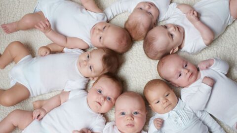 Loni se v ČR narodilo nejméně dětí za dobu měření, obyvatel přibylo díky migraci