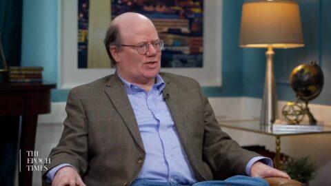 Spoluzakladatel Wikipedie: Deník Epoch Times není pravicový, Wikipedie je často propaganda