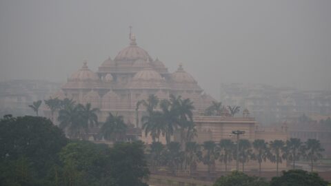 Novinka v osévání mraků – v indickém hlavním městě jím zkouší „vyčistit“ ovzduší