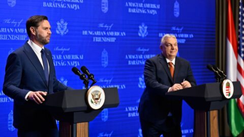Viceprezident USA Vance v Budapešti podpořil Orbána před volbami a kritizoval EU