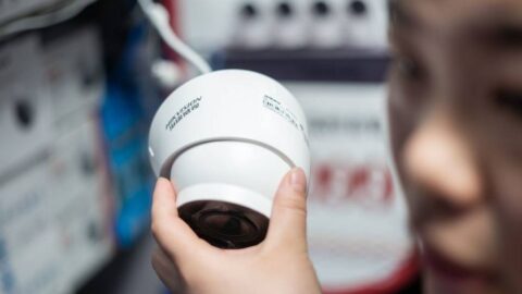 Huawei, Hikvision a Dahua pod drobnohledem ve Španělsku a ve Francii, obviněny z usnadnění útoků na Ukrajině