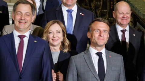 Giorgia Meloniová – provazochodkyně bez sítě mezi Washingtonem a Bruselem