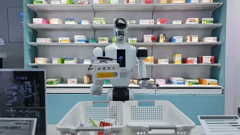 Nedostatek léků v EU se prohlubuje. Evropa už nechce být rukojmím Asie