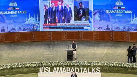 Rozhovory mezi Íránem a USA v Islámábádu skončily bez dohody, oznámil Vance