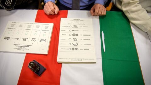 Maďaři rozhodují v parlamentních volbách, sleduje je celá Evropa