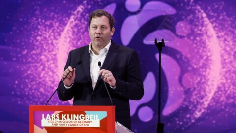 3 000 zástupců levice z mnoha zemí oživovalo socialistického ducha v Barceloně