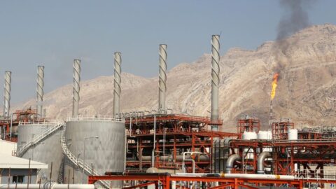 Izrael uvedl, že zaútočil na íránský petrochemický komplex South Pars