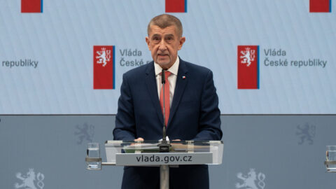 Proč by měl být členem delegace? Babiš k prezidentově účasti na summitu NATO