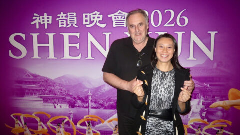 Uznávaný hudební režisér byl okouzlen orchestrem a hudbou Shen Yun