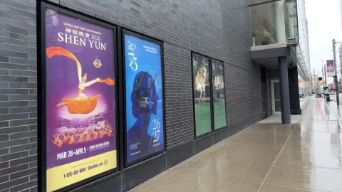 Pořadatelé Shen Yun jsou zklamaní poté, co byla představení v Torontu zrušena kvůli falešné hrozbě, která podle nich souvisí s Pekingem