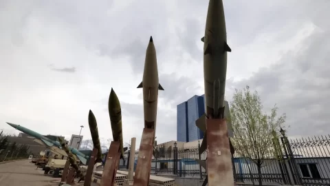 EU kvůli energetické krizi zvažuje „všechny možnosti“ včetně přídělů paliv