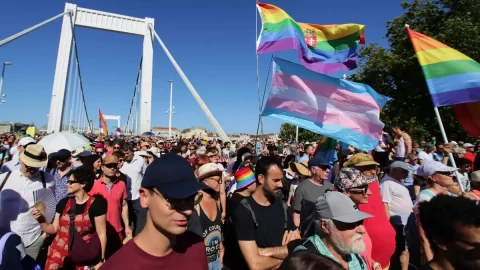 Maďarský zákon omezující přístup dětí k LGBT obsahu porušuje právo EU, rozhodl soud