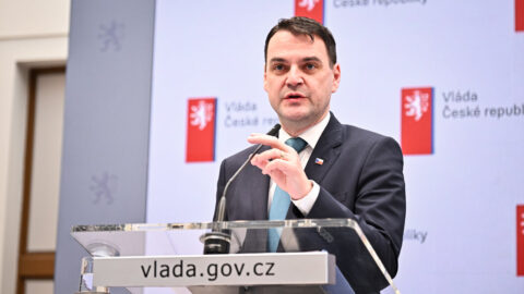 Macinka zveřejnil diskutovaný rozhovor armády s prezidentem Pavlem