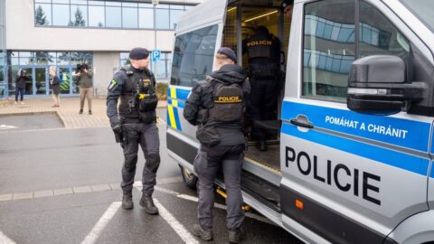 Policie obvinila sedm lidí včetně tří veřejných činitelů ve stamilionovém dotačním podvodu