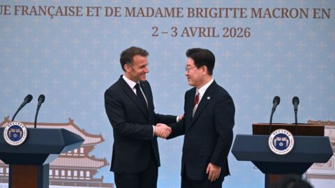 Prezidenti Francie a Koreje chtějí spolupracovat na otevření Hormuzského průlivu