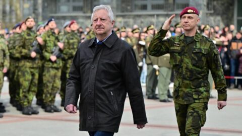 Pavel se setká se Zůnou, budou mluvit o novém náčelníkovi generálního štábu