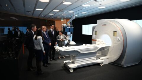 Nová nemocnice v Praze bude vojenská, uvedl premiér