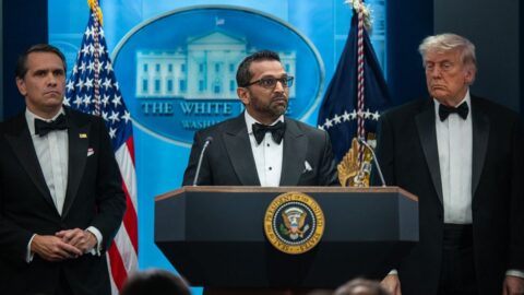 Trump byl evakuován z galavečeře s novináři poté, co v budově zazněla střelba