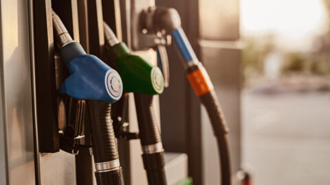 Vláda bude zřejmě moci regulovat ceny pohonných hmot, schválila to Sněmovna