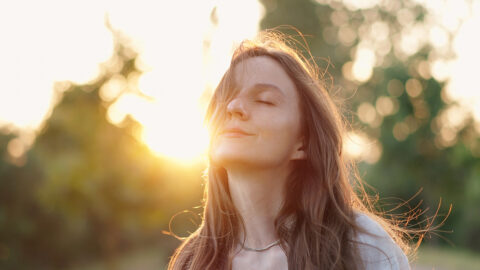 Vaše kůže má vlastní „přírodní opalovací krém“. Jak ho aktivovat?