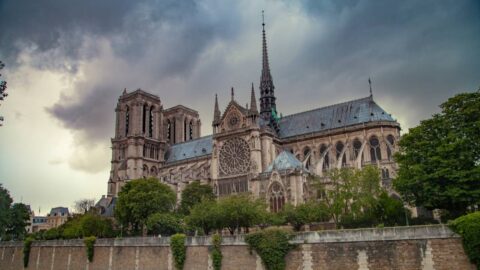 Křesťanský humanismus proti woke rasové ideologii: civilizační volba