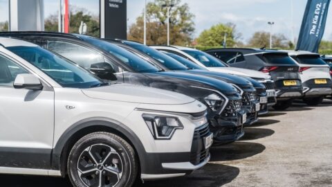 Přežijí evropské automobilky do konce desetiletí? S europoslanci řešily své požadavky