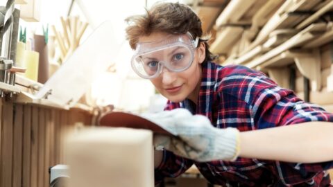 Z kanceláře do dílny? Zájem o řemeslné rekvalifikace roste