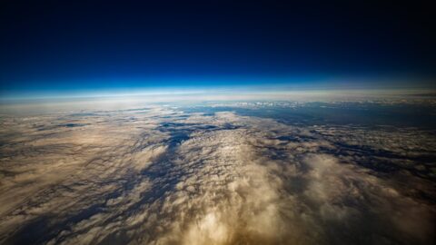 Vědce z NOAA překvapilo množství nanočástic v atmosféře. Upozorňují na nepředvídatelné dopady geoinženýrství