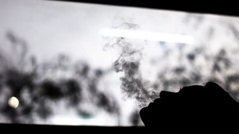 Přelomová australská studie: Vapování „pravděpodobně způsobuje“ rakovinu plic a dutiny ústní 