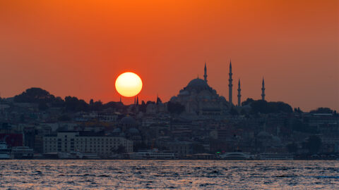 Poezie z Istanbulu: Mezi minarety a Bosporem