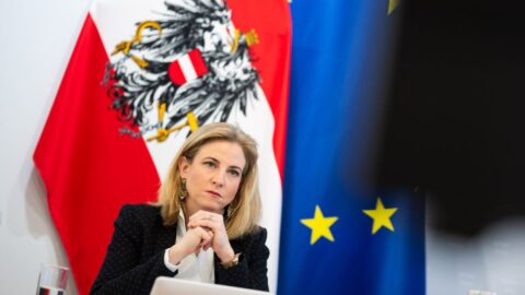 Vídeň vyhostila tři ruské diplomaty kvůli údajné špionáži, Moskva chystá reakci