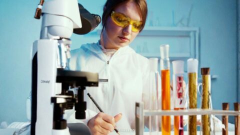 Vědci z pražského Ústavu hematologie a krevní transfuze dokáží lépe určit přesný typ leukemie, místo osmi je jich 40