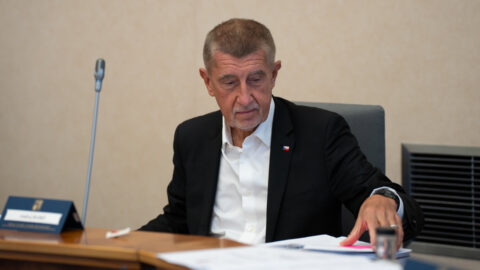 Návrh na zrušení poplatků za ČT a ČRo projedná vláda v pondělí, řekl Babiš po jednání