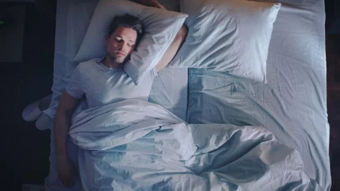Co s tělem udělá probdělá noc