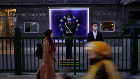 Čínská podpora ruské války může vyvolat nepřátelství EU vůči Pekingu, varuje analytik