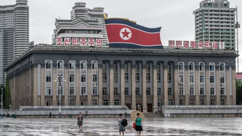 Severní Korea odstranila z ústavy „sjednocení“ i „socialismus“ a nařídila jaderný úder v případě atentátu na Kima