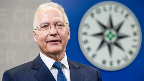 Málo zemí se odhodlá k zadržení podezřelého ze špionáže pro Čínu, Česko je mezi nimi, řekl šéf BIS