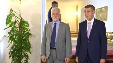 Pavel chce s Babišem oznámit společnou cestu na summit NATO, nevyloučil žalobu