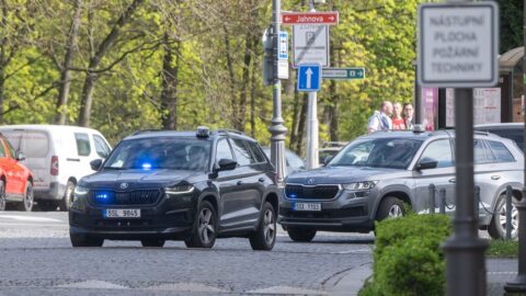 Policie zadržela dalšího člověka kvůli žhářskému útoku na pardubickou zbrojovku